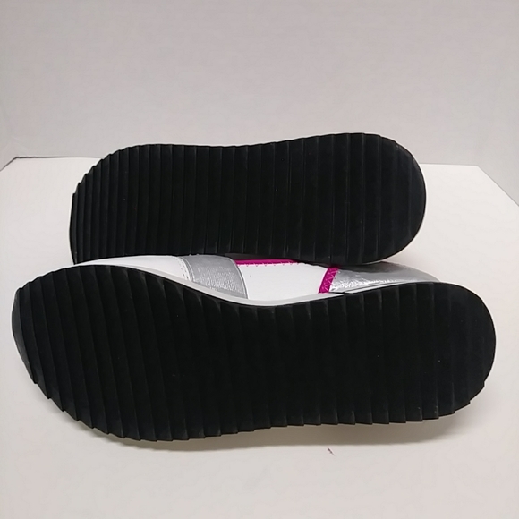 🆕bebe Sports Sneakers - Picture 5 of 11